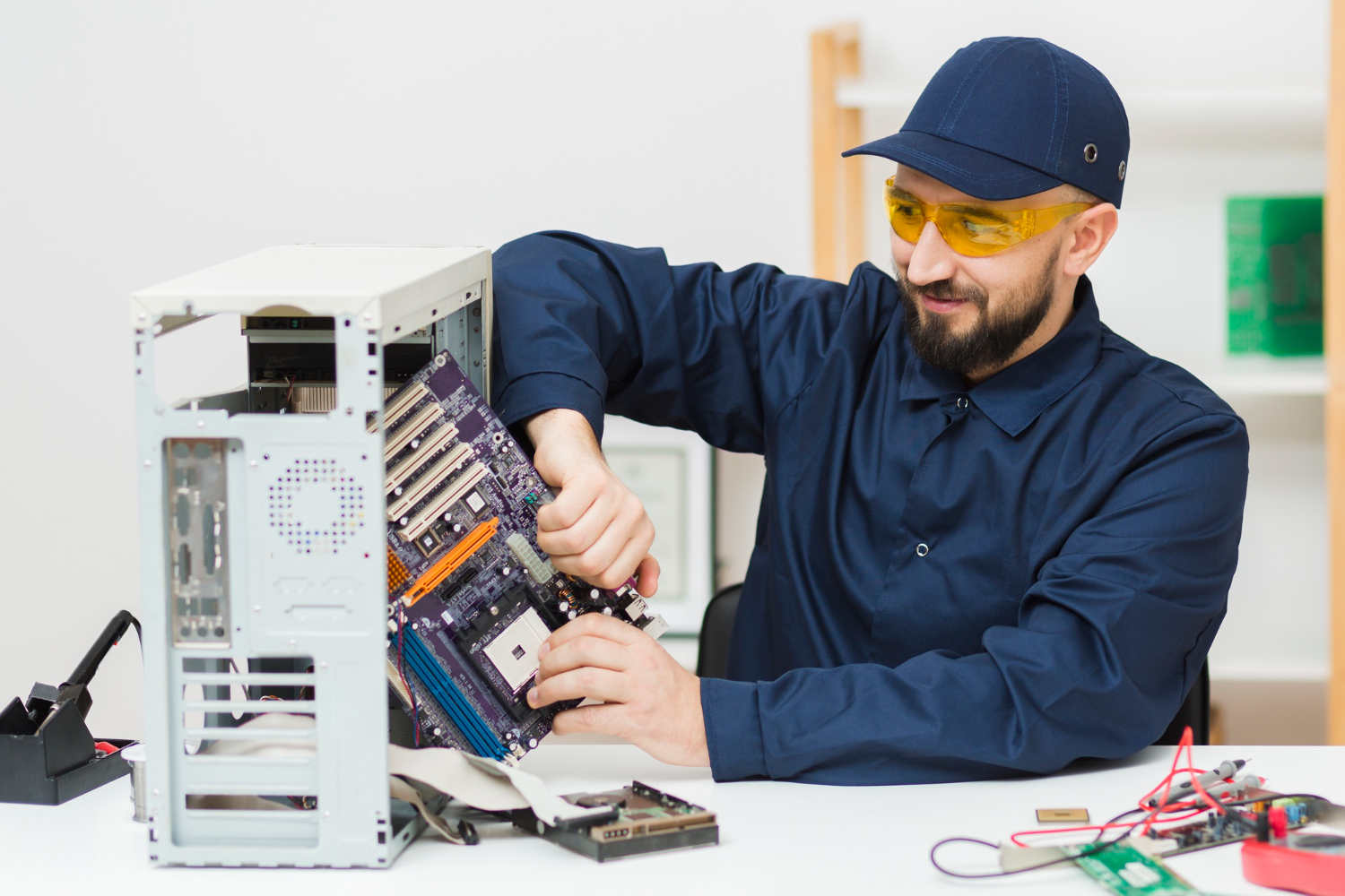 trwho.com Hardware